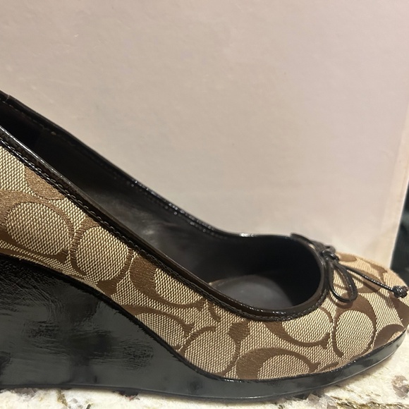 Coach Pumps - Picture 1 of 2